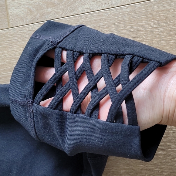 Athleta Mind Over Mat Capri Crop Legging - Picture 8 of 15